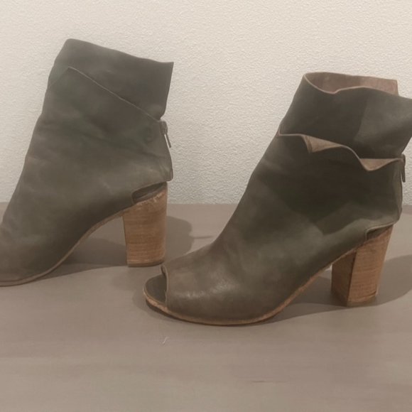 Free People Golden Road Open Toe Bootie In Moss - Picture 2 of 9